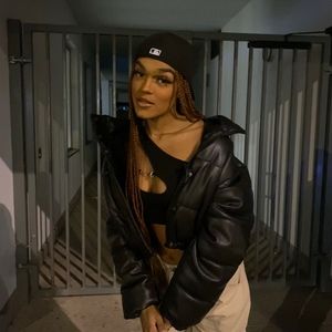 Meet your Posher, Aurelie